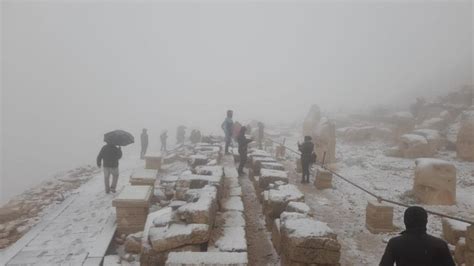 N­e­m­r­u­t­ ­D­a­ğ­ı­­n­d­a­ ­t­u­r­i­s­t­l­e­r­ ­k­a­r­ ­h­e­y­e­c­a­n­ı­ ­y­a­ş­a­d­ı­